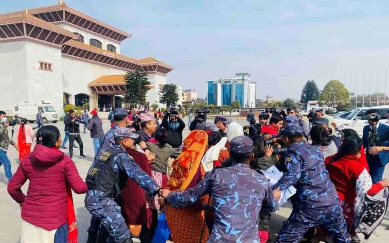 संघीय संसद् भवनको सुरक्षामा खटिएका ३२ जनालाई प्रहरी प्रधान कार्यालयले फिर्ता बोलायो