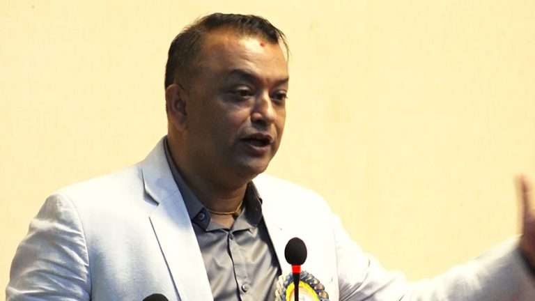 पार्टीका भ्रातृ संस्थालाई महाधिवेशन गर्न र नगरे पद छोडेर घर जान कांग्रेसका महामन्त्री गगन थापाको आग्रह
