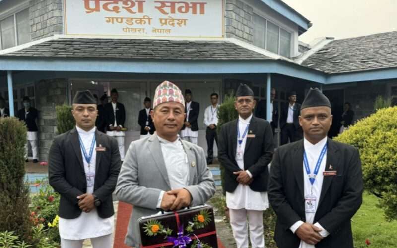 गण्डकी प्रदेशले आर्थिक वर्ष २०८१/०८२ का लागि ३२ अर्ब ९७ करोड ८५ लाख ७५ हजार रुपैयाँको बजेट सार्वजनिक गर्‍यो