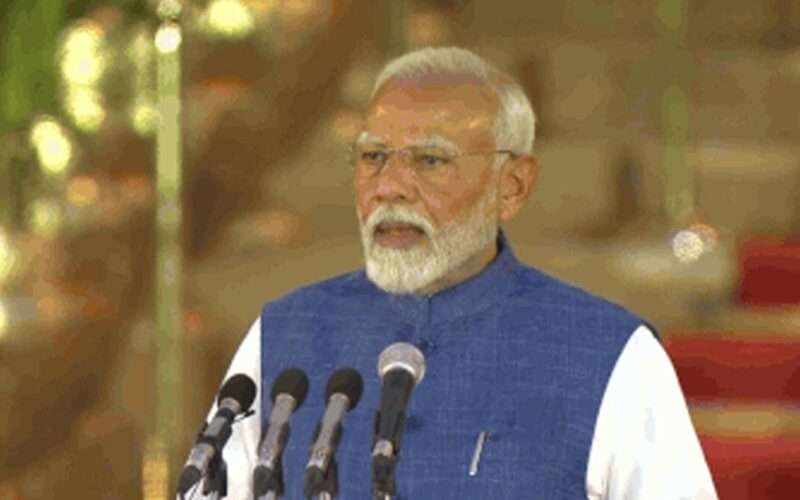 तेस्रो कार्यकालका लागि भारतीय प्रधानमन्त्री मोदीले लिए शपथ