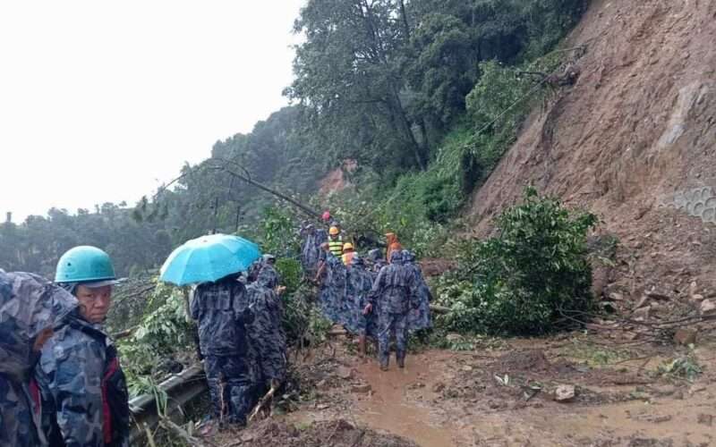 तीन दिनदेखिको अविरल वर्षाका कारण शनिबार साँझसम्म ६६ जनाको मृत्यु, ७९ जना बेपत्ता र ३५ जना घाइते