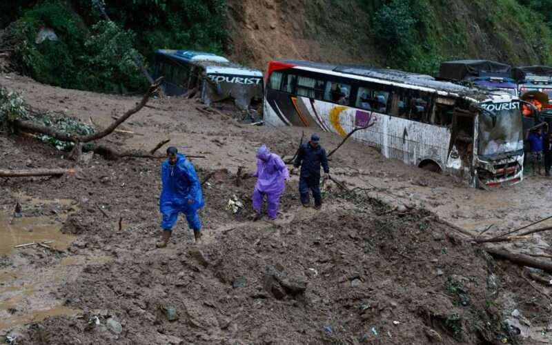 बाढीपहिरो र डुबानमा परी हालसम्म देशभर १ सय ४८ को मृत्यु, ५५ जना बेपत्ता