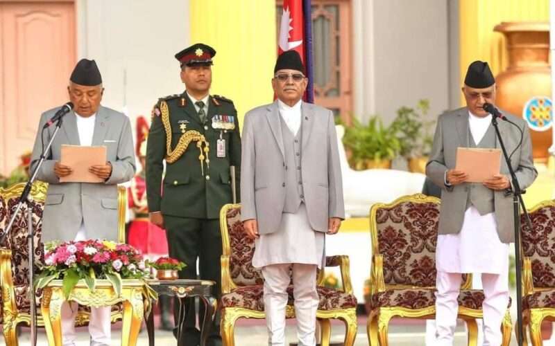 नवनियुक्त प्रधानमन्त्री केपी शर्मा ओलीले लिए पद तथा गोपनीयताको शपथग्रहण