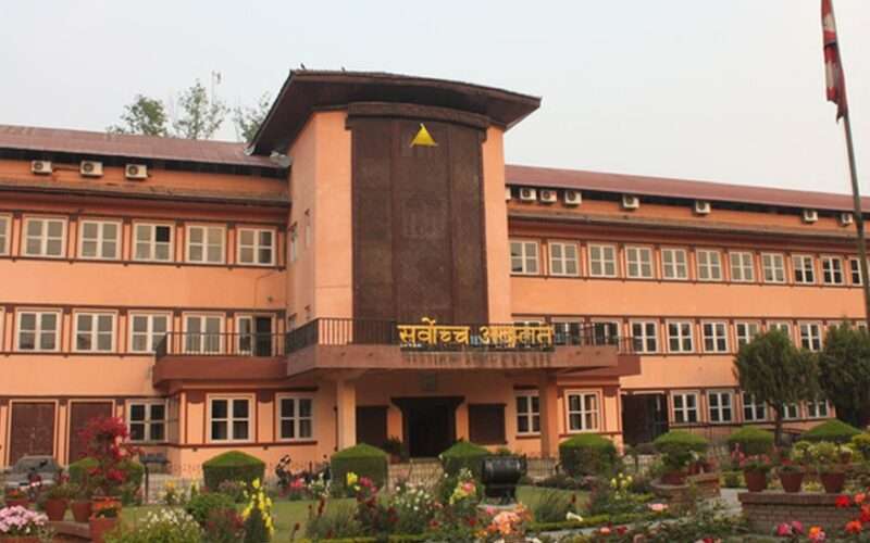 नेपाल विद्युत् प्राधिकरणको सञ्चालकबाट आचार्य र पुनलाई हटाउन ऊर्जा, जलस्रोत तथा सिंचाईमन्त्रीले गरेको निर्णय कार्यान्वयन नगर्न सर्वोच्च अदालतको अन्तरिम आदेश