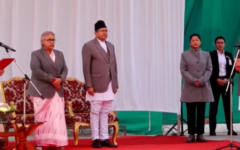 पूर्वरथी बालानन्द शर्मा परराष्ट्र मन्त्रीको रूपमा शपथग्राही