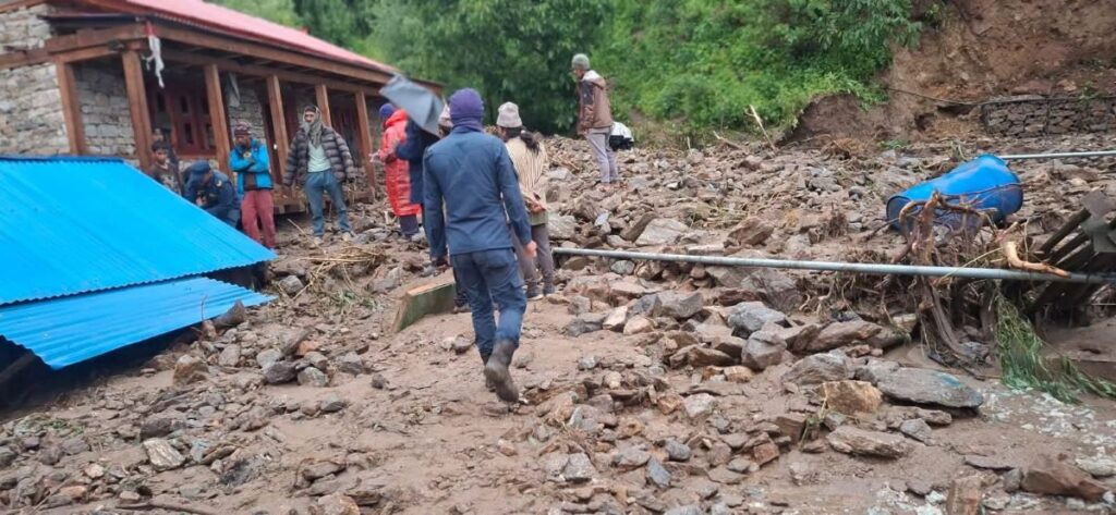 बाढीपछि डोल्पामा उद्धार जारी, एक घर पूर्ण रूपमा क्षतिग्रस्त