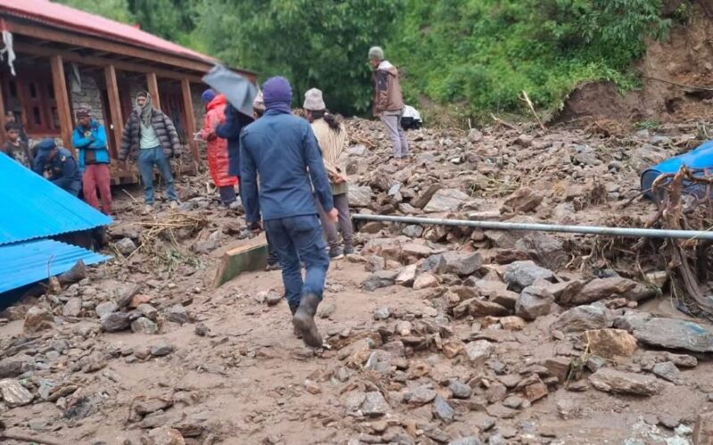 बाढीपछि डोल्पामा उद्धार जारी, एक घर पूर्ण रूपमा क्षतिग्रस्त