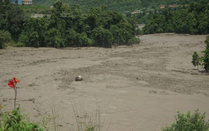 रसुवा बाढी : धादिङका विभिन्न स्थानमा ६ जनाको शव फेला