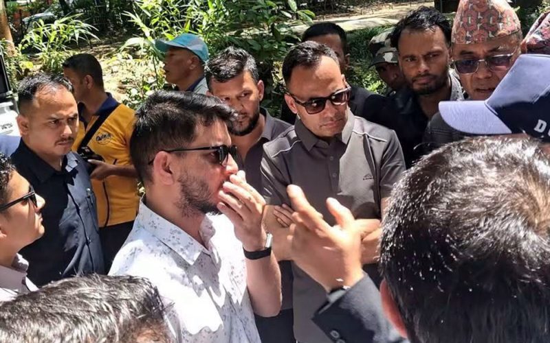बाढी प्रभावितको अवस्था बुझ्न विदुर पुगे प्रधानमन्त्री बालेन
