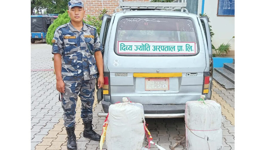 अस्पतालको भ्यानमा ६० किलो गाँजा, चालक गाडी छोडेर फरार